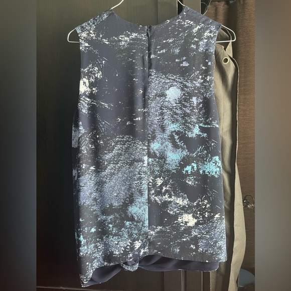 Babaton Sleeveless Crepe Blouse with Tie Detail - Picture 4 of 5